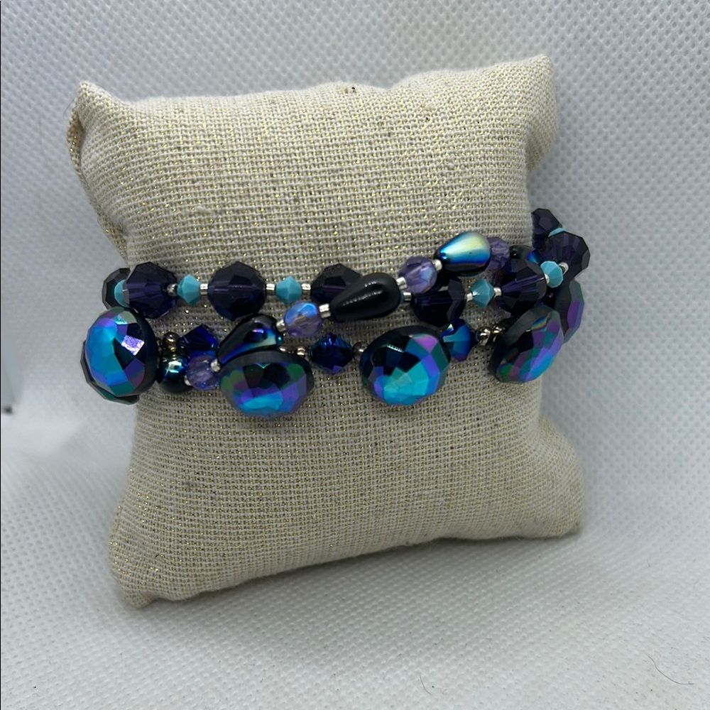 Swarovski crystal Elegant Blue and Black Beaded Bracelet